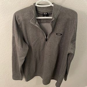 Medium Oakley shirt